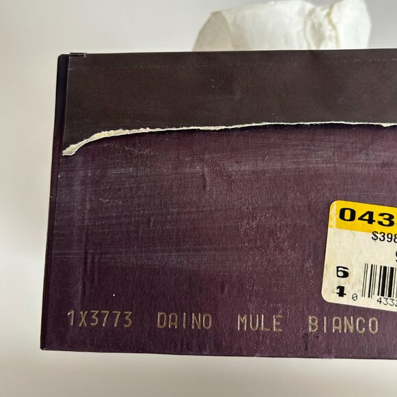 PRADA WHITE LEATHER MULES - Picture 9 of 9